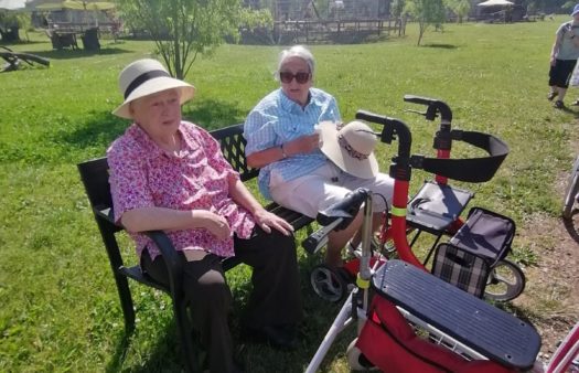 Návštěva Rekreačního parku Karlštejn s klienty SeniorCentra Slivenec